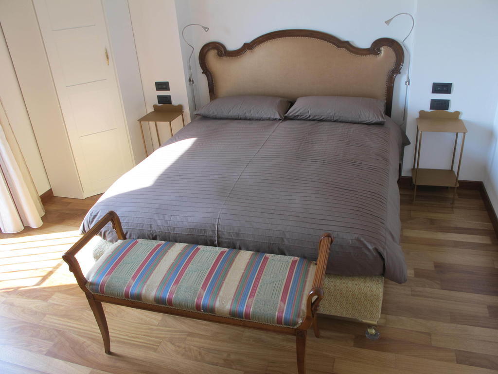 Villa Emilia Castronno Quarto foto