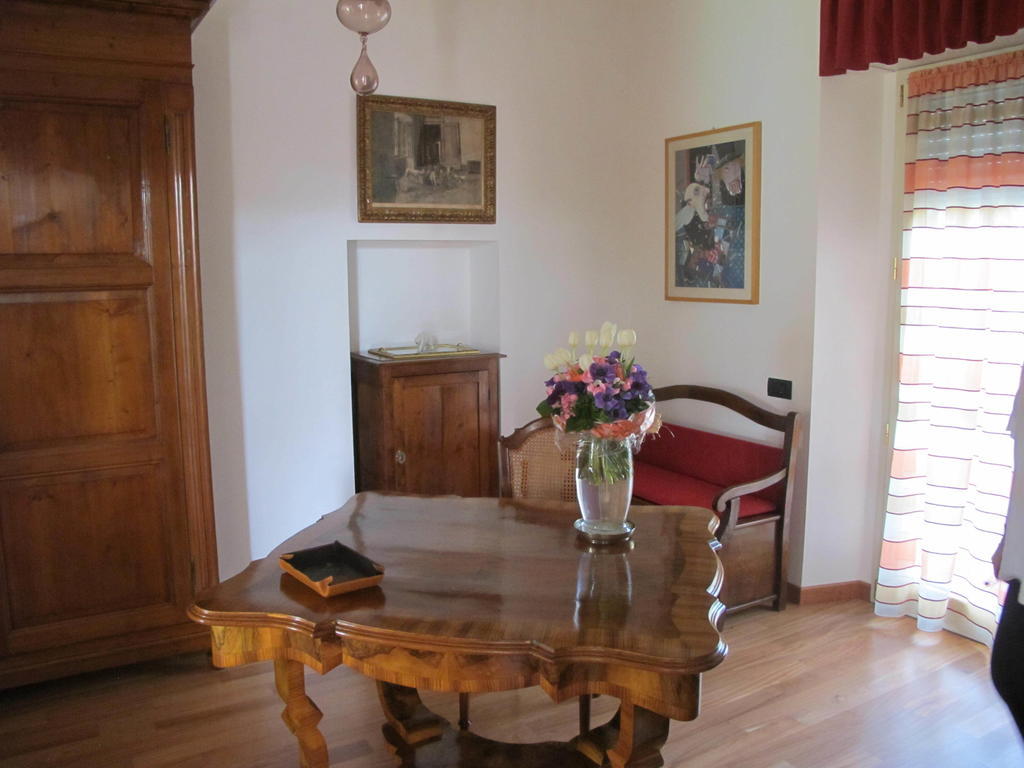 Villa Emilia Castronno Exterior foto
